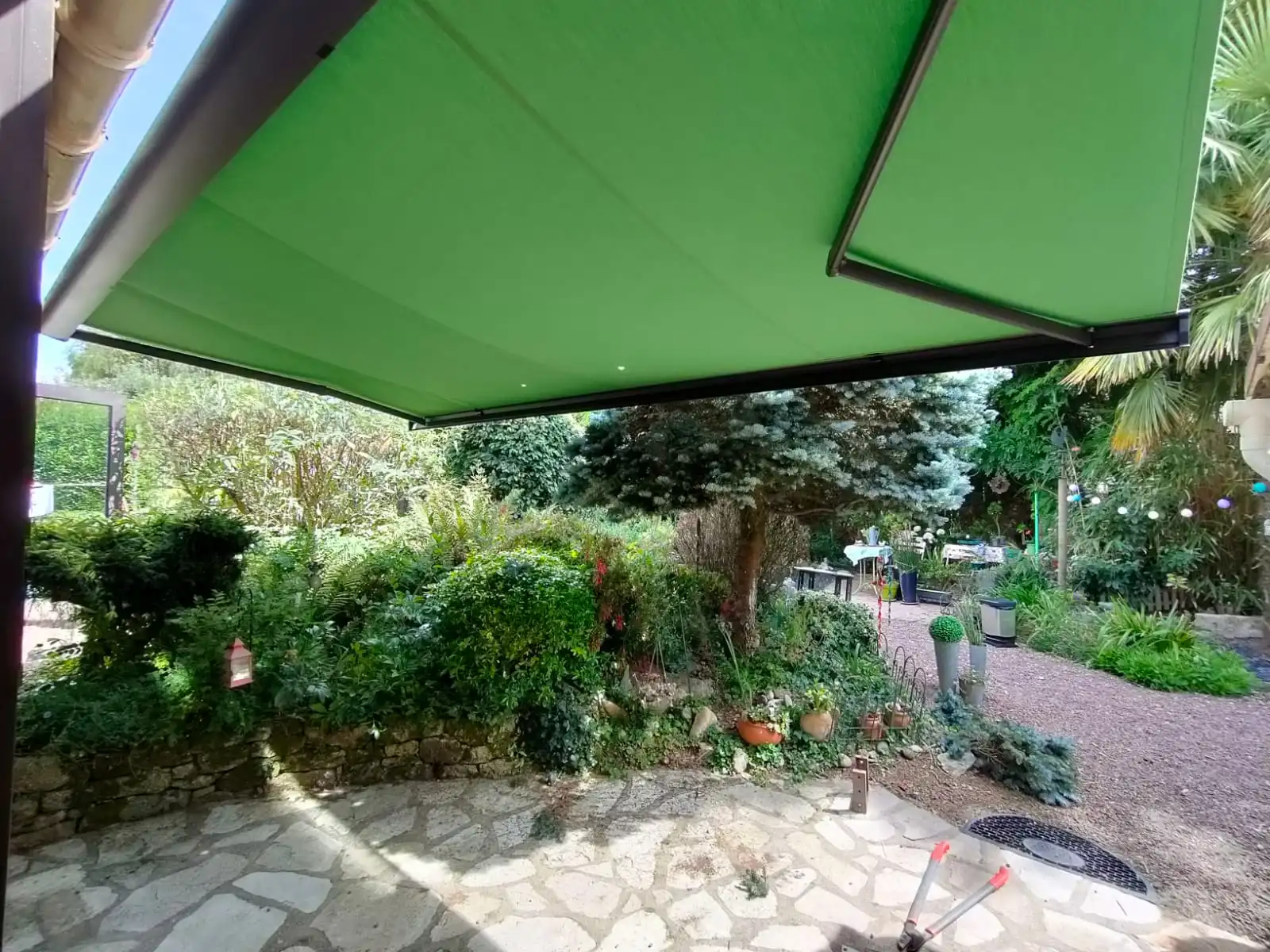 stores-bannes-jm-ouvertures-les-herbiers (1) stores-bannes-jm-ouvertures-les-herbiers (1)