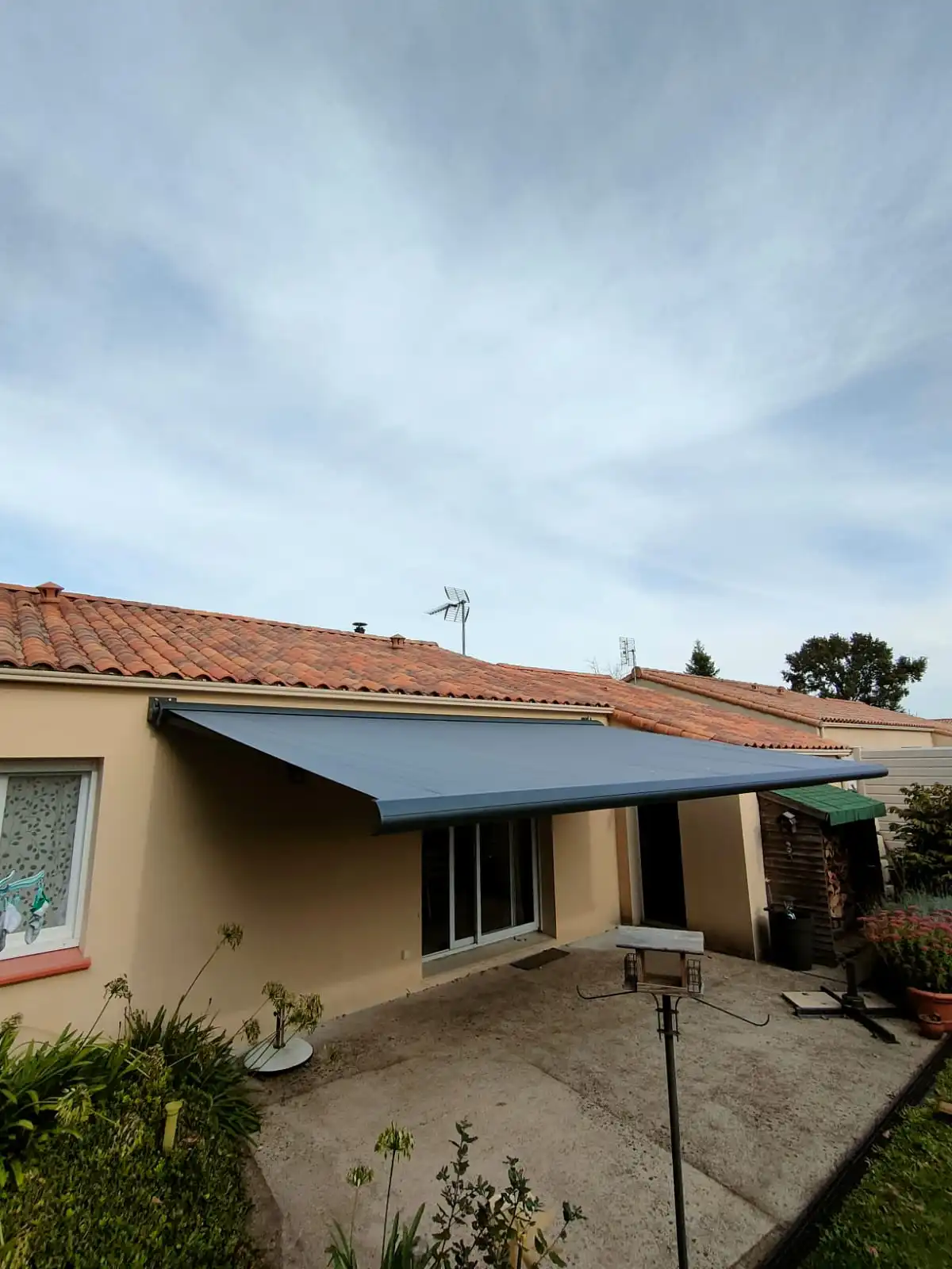 stores-bannes-jm-ouvertures-les-herbiers (2) stores-bannes-jm-ouvertures-les-herbiers (2)
