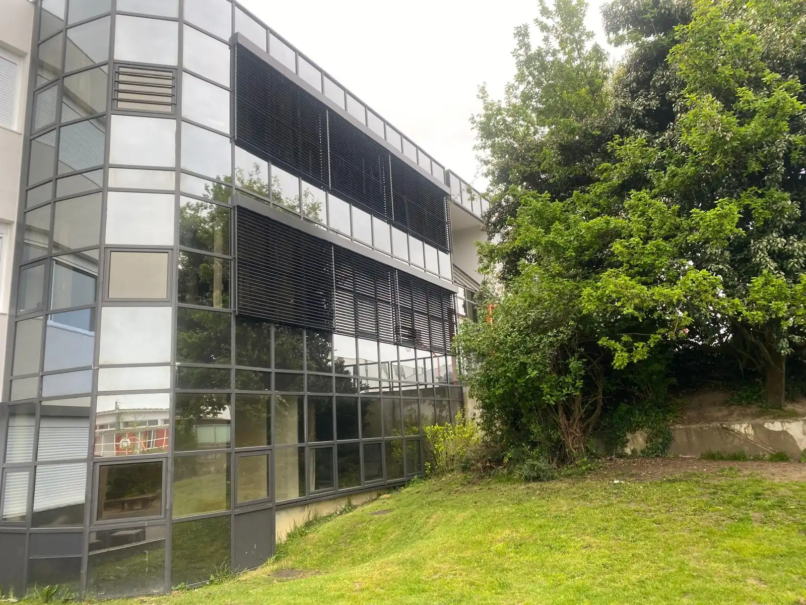 stores-exterieurs-jm-ouvertures-les-herbiers (6) stores-exterieurs-jm-ouvertures-les-herbiers (6)